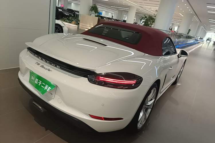 Used Porsche 718 2022 Boxster 2.0T Rear Right 45 Deg