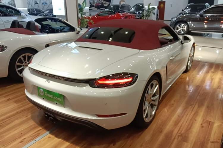 Used Porsche 718 2022 Boxster 2.0T Rear Right 45 Deg