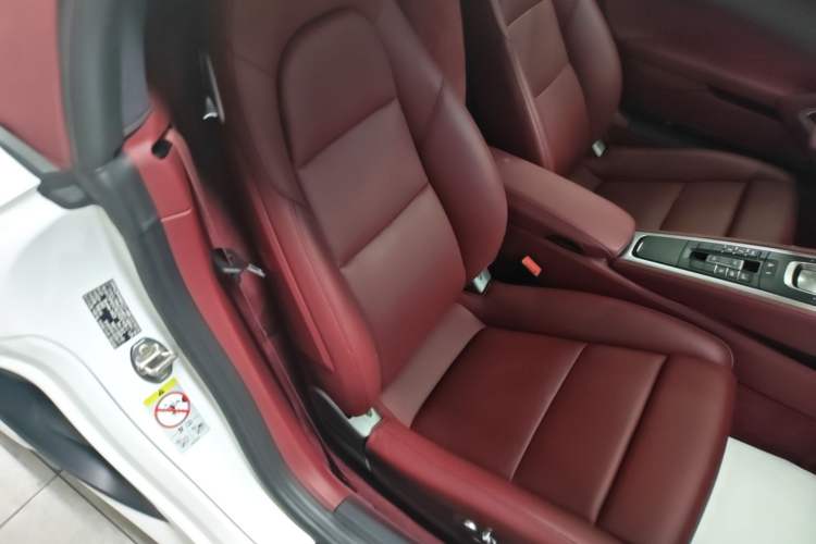 Used Porsche 718 2022 Boxster 2.0T Right Front Seat