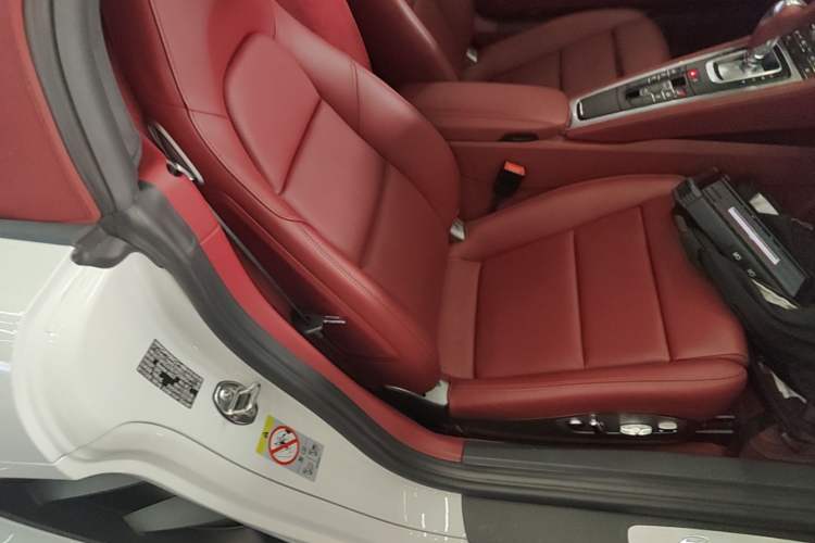 Used Porsche 718 2022 Boxster T 2.0T Right Front Seat