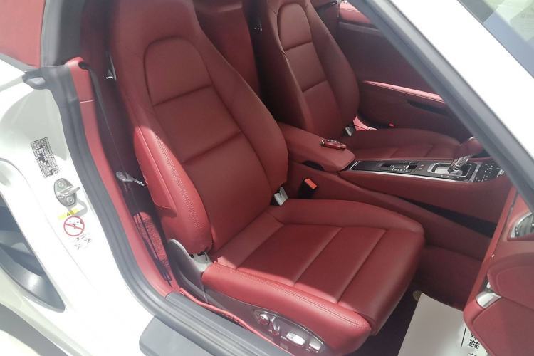 Used Porsche 718 2022 Boxster 2.0T Right Front Seat