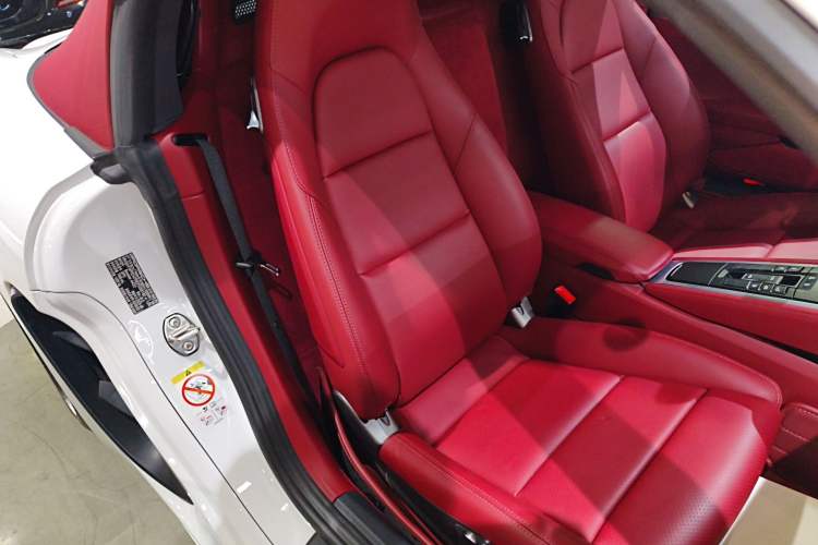 Used Porsche 718 2022 Boxster 2.0T Right Front Seat