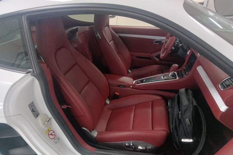Used Porsche 718 2022 Cayman 2.0T Right Front Seat