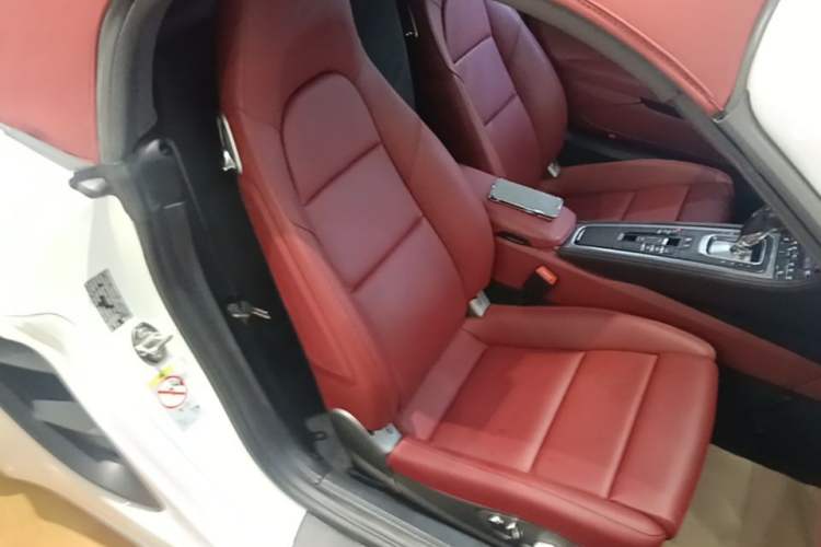 Used Porsche 718 2022 Boxster 2.0T Right Front Seat