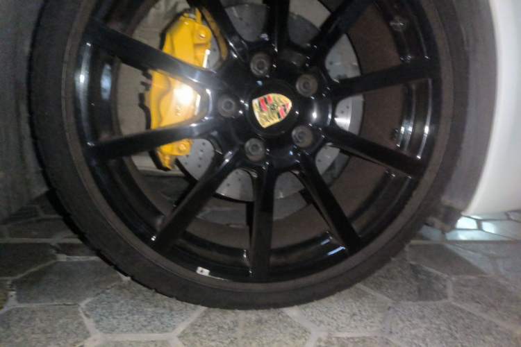 Used Porsche 718 2022 Boxster 2.0T Right Front Wheel Hub