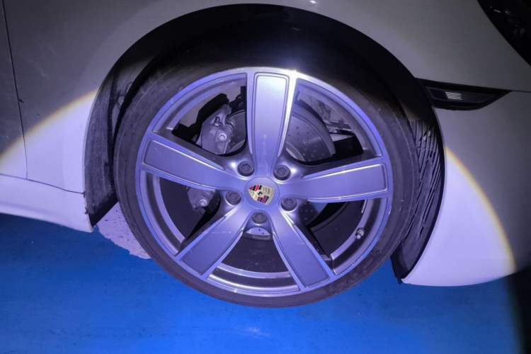 Used Porsche 718 2022 Boxster 2.0T Right Front Wheel Hub
