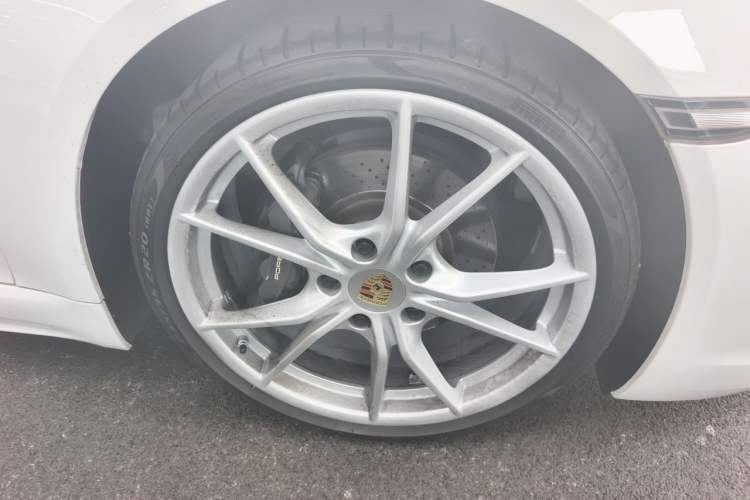 Used Porsche 718 2022 Boxster 2.0T Right Front Wheel Hub