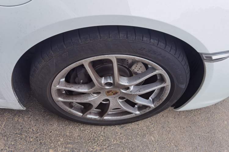 Used Porsche 718 2022 Boxster 2.0T Right Front Wheel Hub