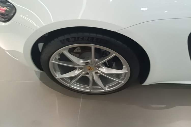 Used Porsche 718 2022 Boxster 2.0T Right Rear Wheel Hub