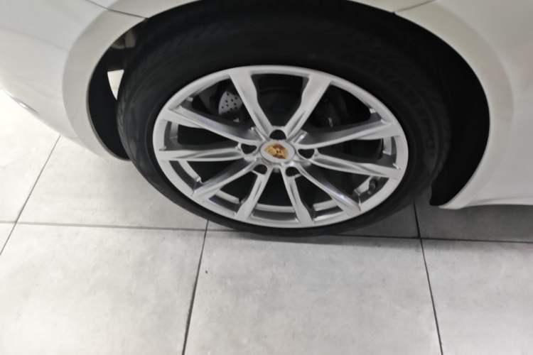 Used Porsche 718 2022 Boxster 2.0T Right Rear Wheel Hub