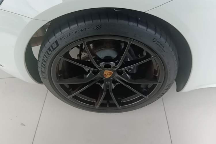 Used Porsche 718 2022 Boxster 2.0T Right Rear Wheel Hub