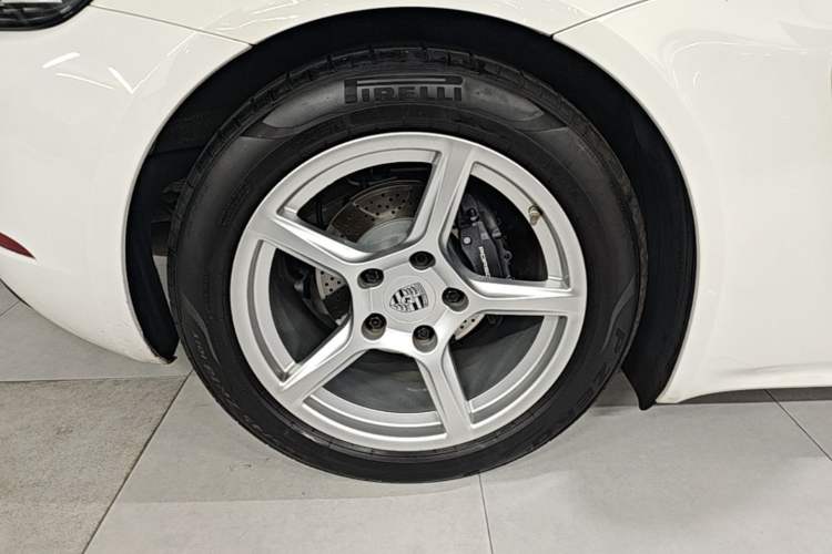Used Porsche 718 2022 Boxster 2.0T Right Rear Wheel Hub