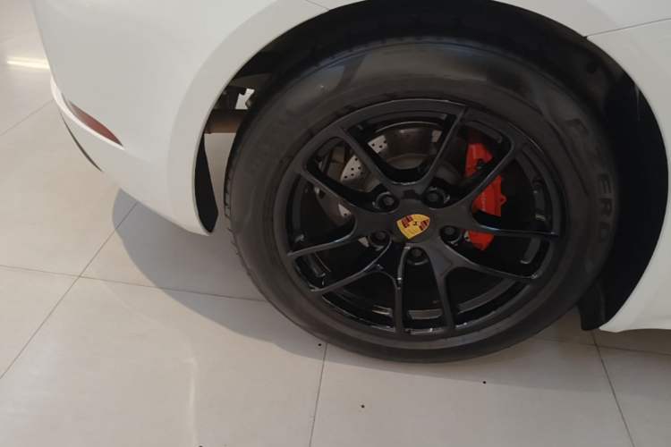 Used Porsche 718 2022 Boxster 2.0T Right Rear Wheel Hub