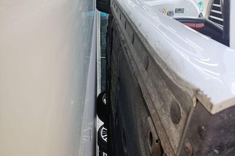 Used Porsche 718 2022 Boxster 2.0T Right Side Sill