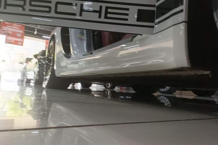 Used Porsche 718 2022 Boxster 2.0T Right Side Sill