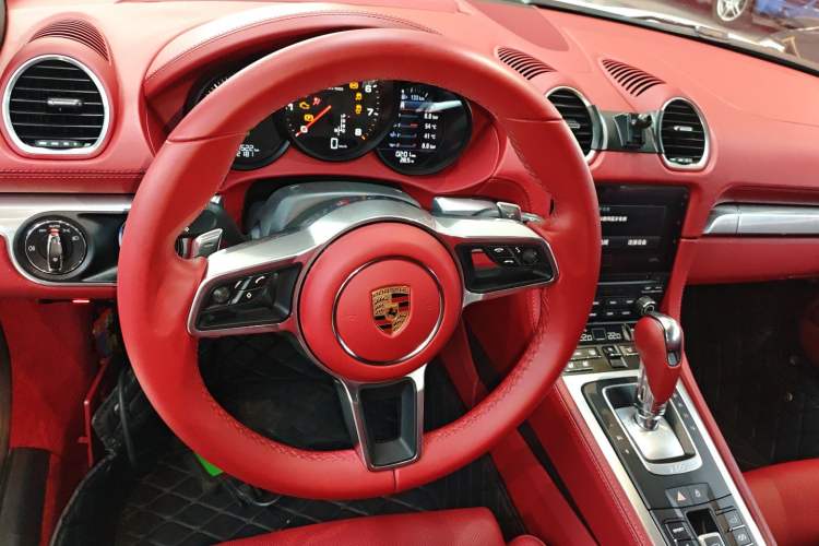 Used Porsche 718 2022 Boxster 2.0T Steering Wheel