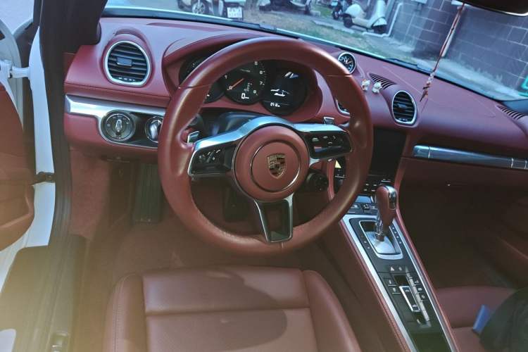 Used Porsche 718 2022 Boxster 2.0T Steering Wheel