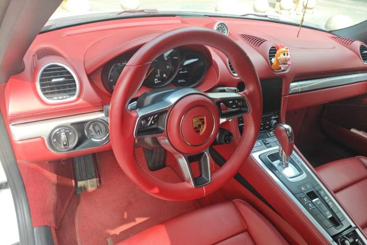 Used Porsche 718 2022 Boxster 2.0T Steering Wheel