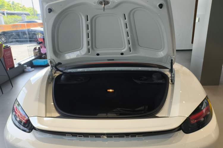 Used Porsche 718 2022 Boxster 2.0T Trunk
