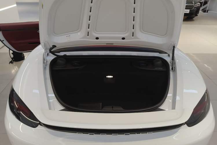 Used Porsche 718 2022 Boxster 2.0T Trunk
