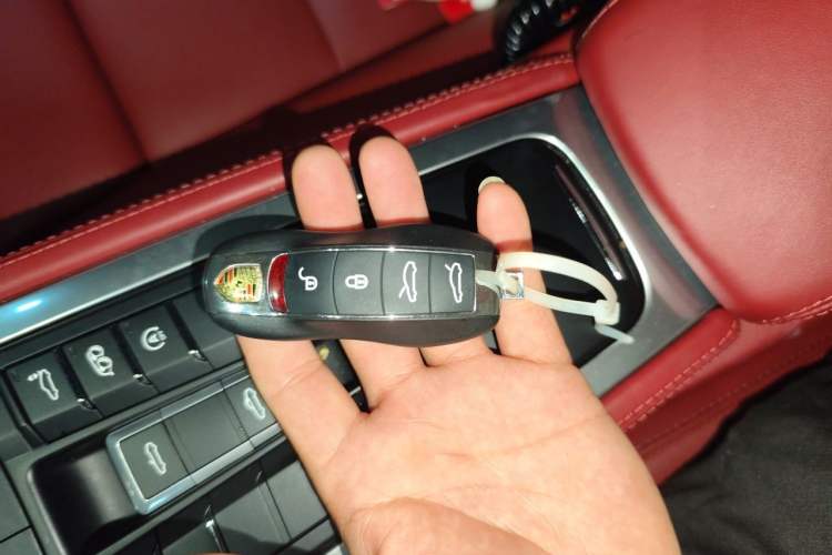 Used Porsche 718 2022 Boxster 2.0T Vehicle Key