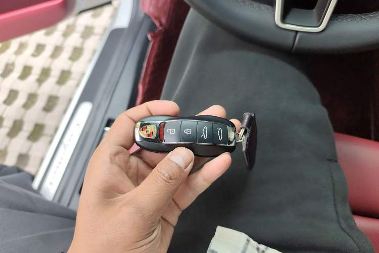 Used Porsche 718 2022 Cayman 2.0T Vehicle Key