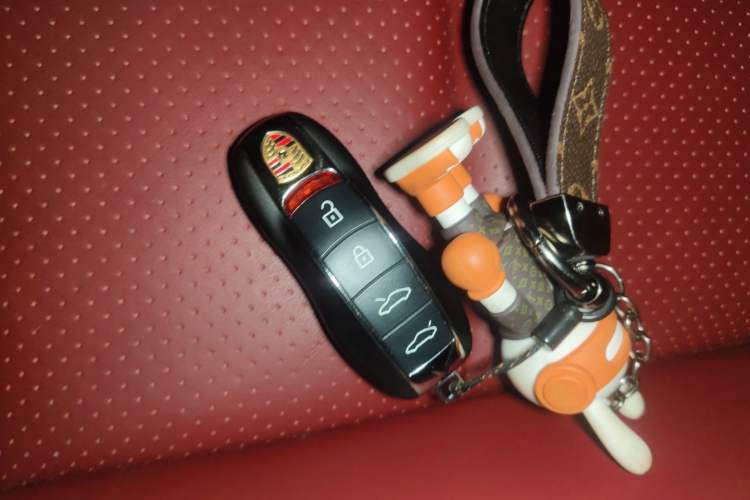 Used Porsche 718 2022 Cayman 2.0T Vehicle Key
