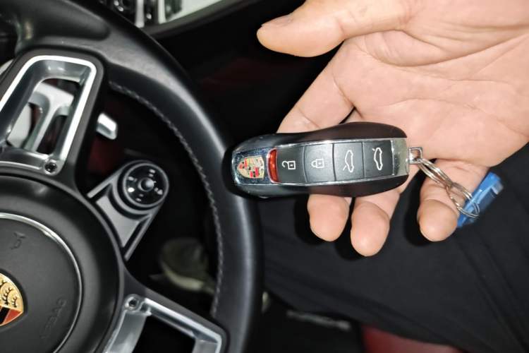 Used Porsche 718 2022 Spyder 2.0T Vehicle Key