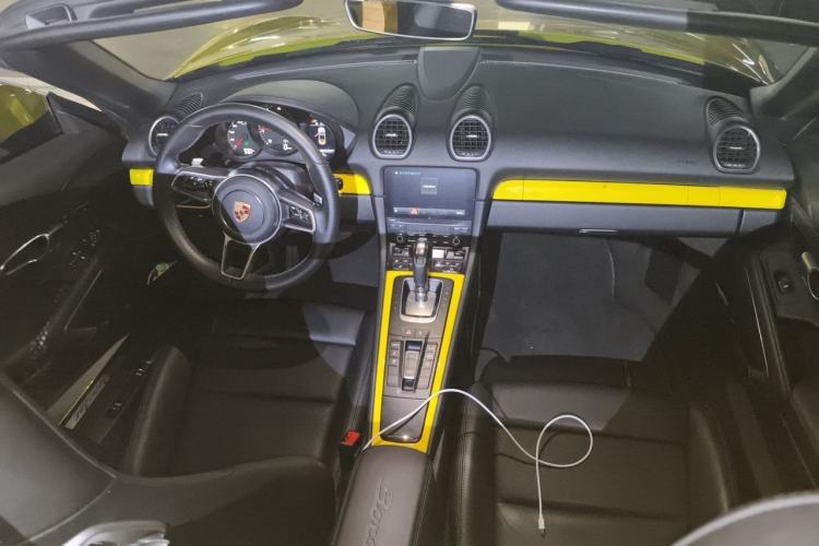 Used Porsche 718 2022 Boxster 2.0T Center Console