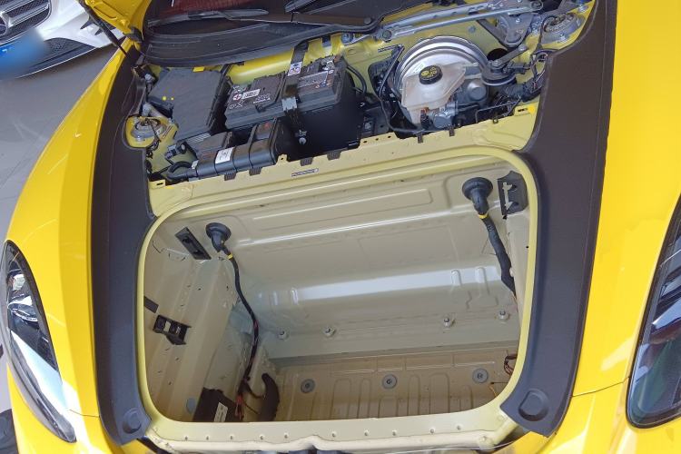 Used Porsche 718 2022 Boxster 2.0T Engine Bay