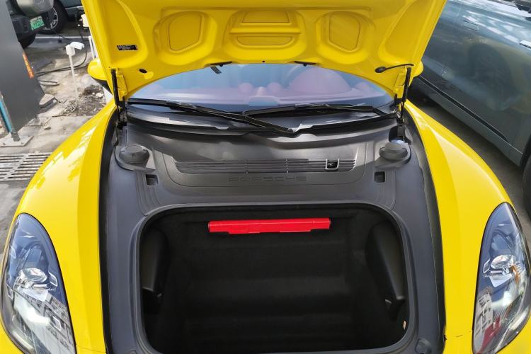 Used Porsche 718 2022 Cayman 2.0T Engine Bay
