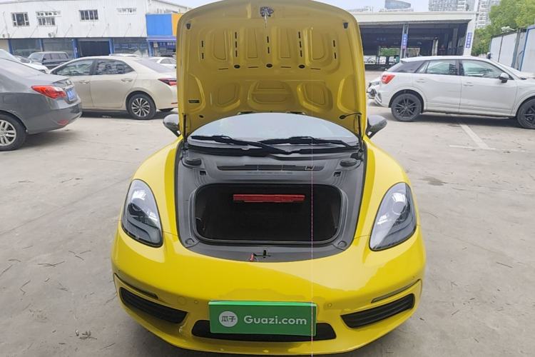 Used Porsche 718 2022 Cayman T 2.0T Engine Bay