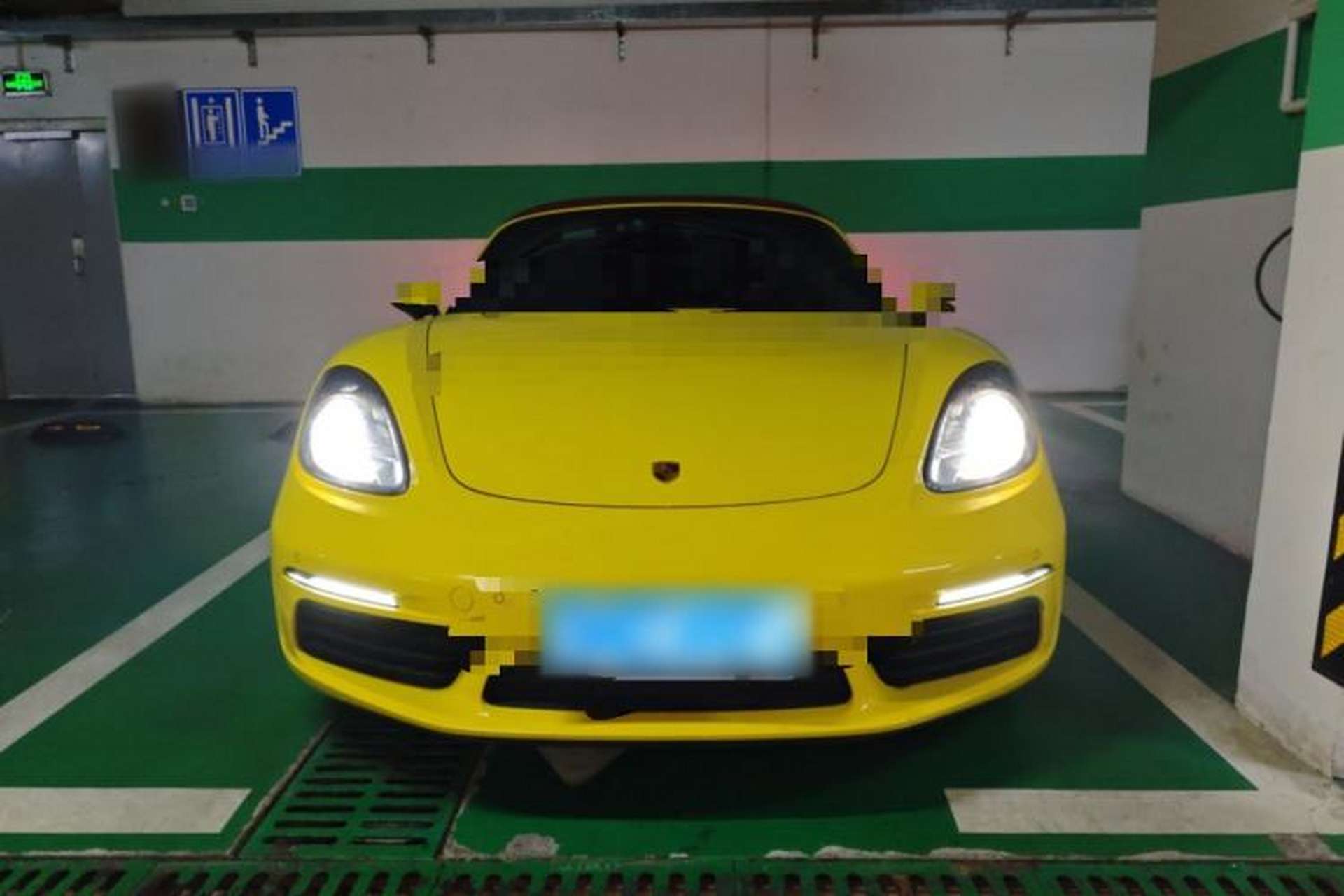 Used Porsche 718 2022 Boxster 2.0T Front