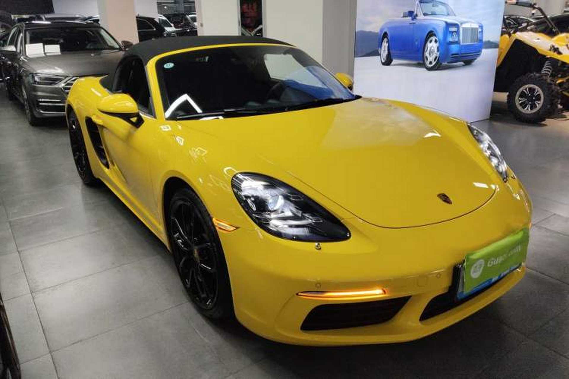 Used Porsche 718 2022 Boxster 2.0T Front Right 45 Deg