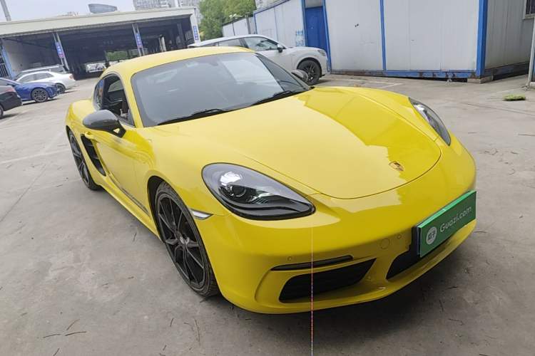 Used Porsche 718 2022 Cayman T 2.0T Front Right 45 Deg