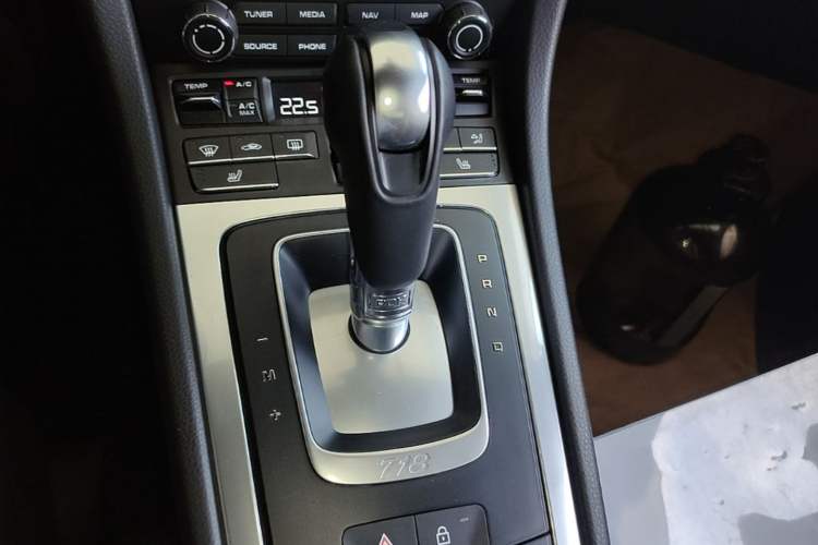 Used Porsche 718 2022 Cayman 2.0T Gear Lever