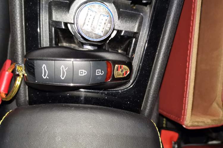 Used Porsche 718 2022 Boxster T 2.0T Interior 1