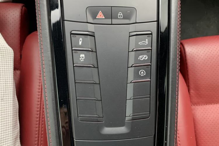 Used Porsche 718 2022 Cayman T 2.0T Interior 10