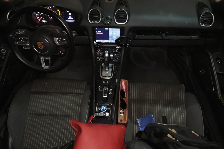Used Porsche 718 2022 Boxster T 2.0T Interior 2