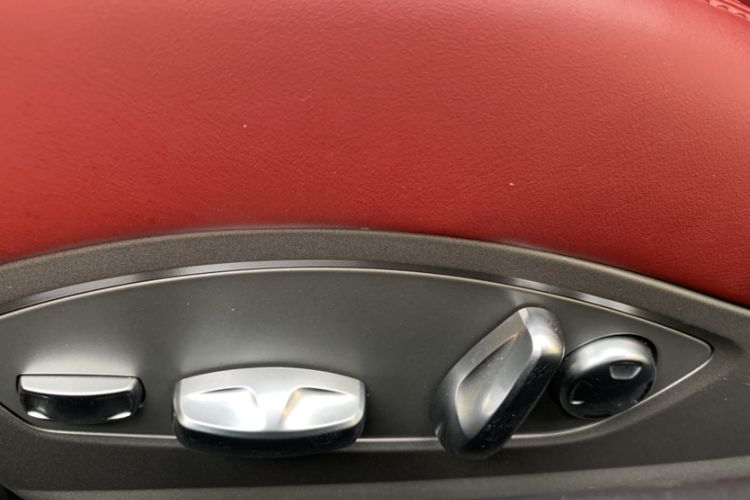 Used Porsche 718 2022 Cayman T 2.0T Interior 2