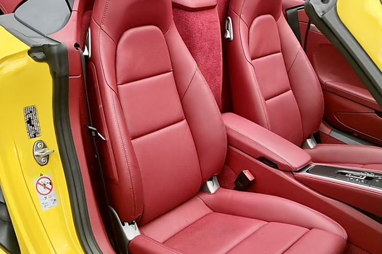 Used Porsche 718 2022 Boxster 2.0T Interior 3