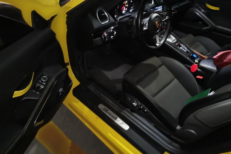 Used Porsche 718 2022 Boxster T 2.0T Interior 3