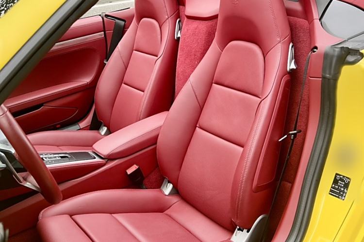 Used Porsche 718 2022 Boxster 2.0T Interior 6