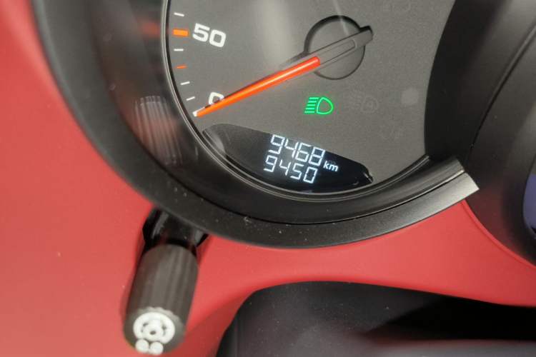 Used Porsche 718 2022 Boxster 2.0T Odometer Close Up