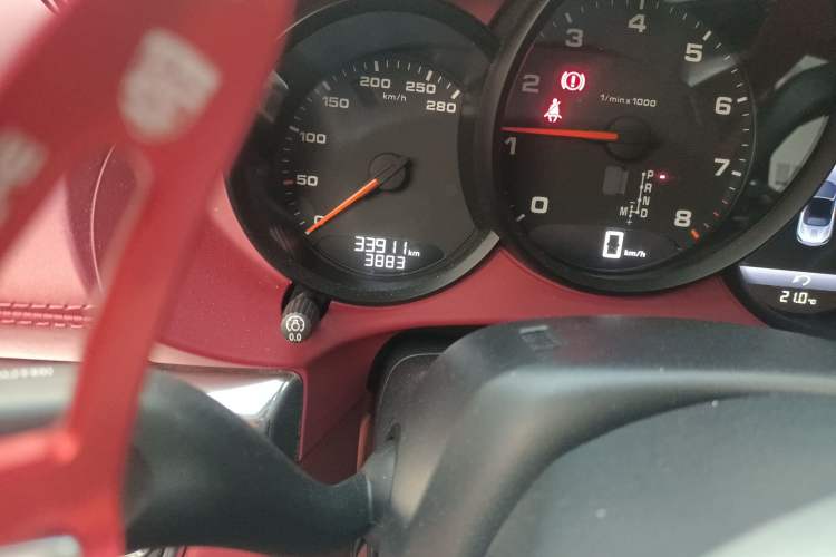 Used Porsche 718 2022 Boxster 2.0T Odometer Close Up