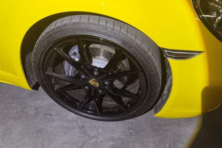 Used Porsche 718 2022 Boxster 2.0T Right Front Wheel Hub