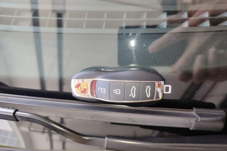 Used Porsche 718 2022 Cayman 2.0T Vehicle Key