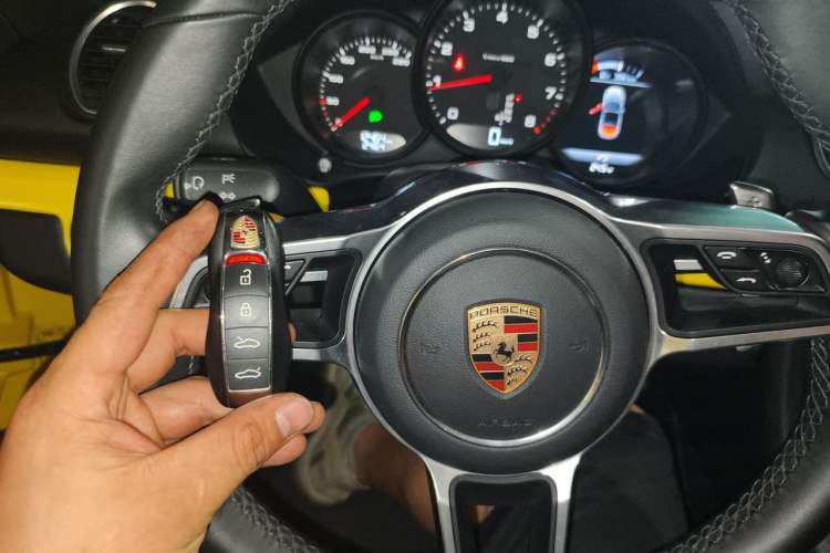 Used Porsche 718 2022 Boxster 2.0T Vehicle Key