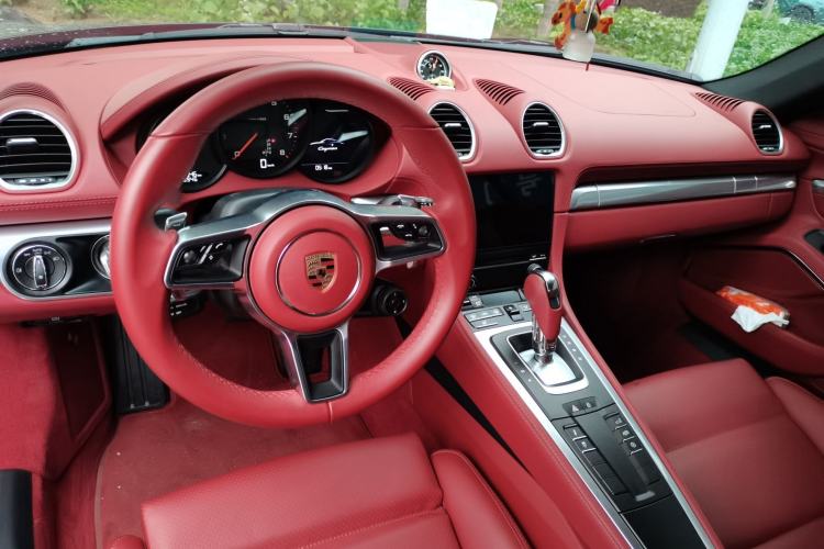 Used Porsche 718 2023 Cayman Style Edition 2.0T Center Console