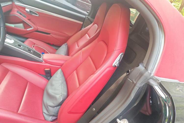 Used Porsche 718 2023 Boxster Style Edition 2.0T Left Rear Seat